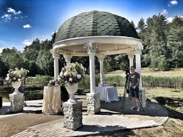 kupolas vestuviu ceremonijai moletu rajone vila santa barbara nuoma poilsis kaimo turizmo sodyba